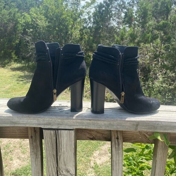 Bamboo Scenery Bootie  - Picture 2 of 8